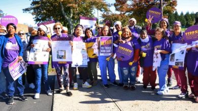 Amityville picketing 1023