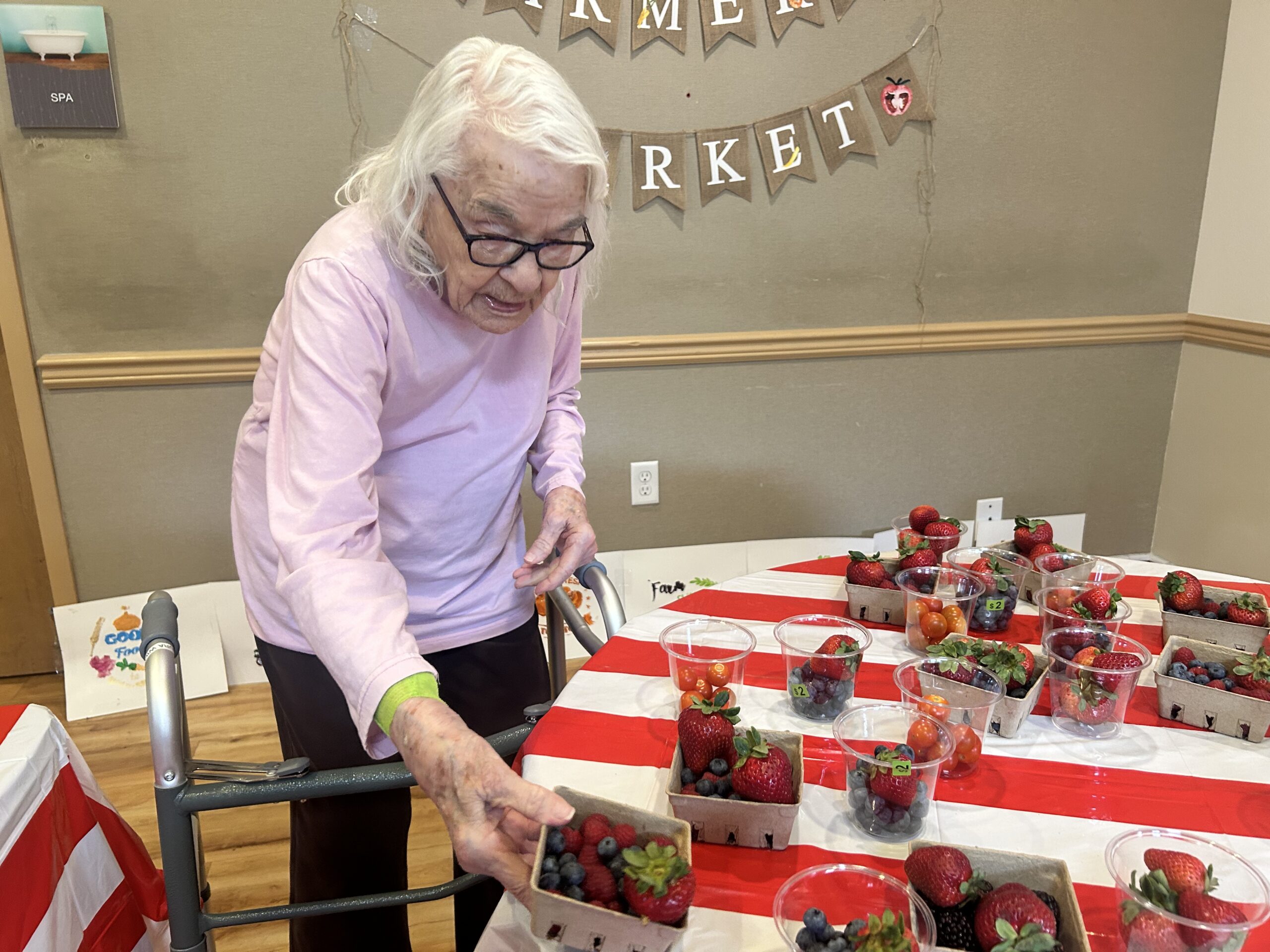 Chelsea Place Hosts In-House Market to Support Resident Independence - Senior Living News